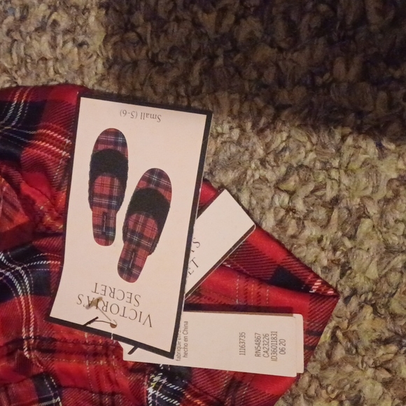 Victoria's Secret slippers - Picture 2 of 3